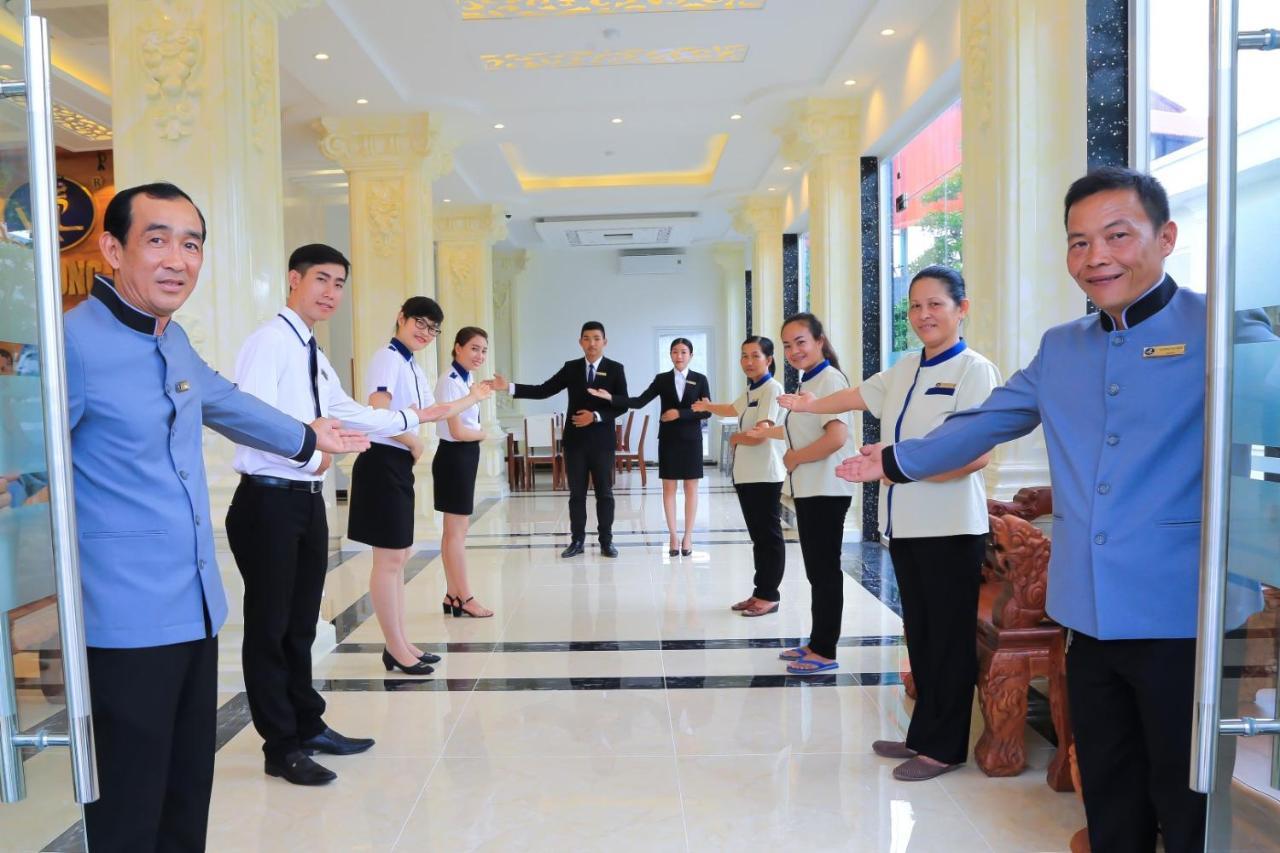 Van Kim Long Ap Dong Qui Bagian luar foto